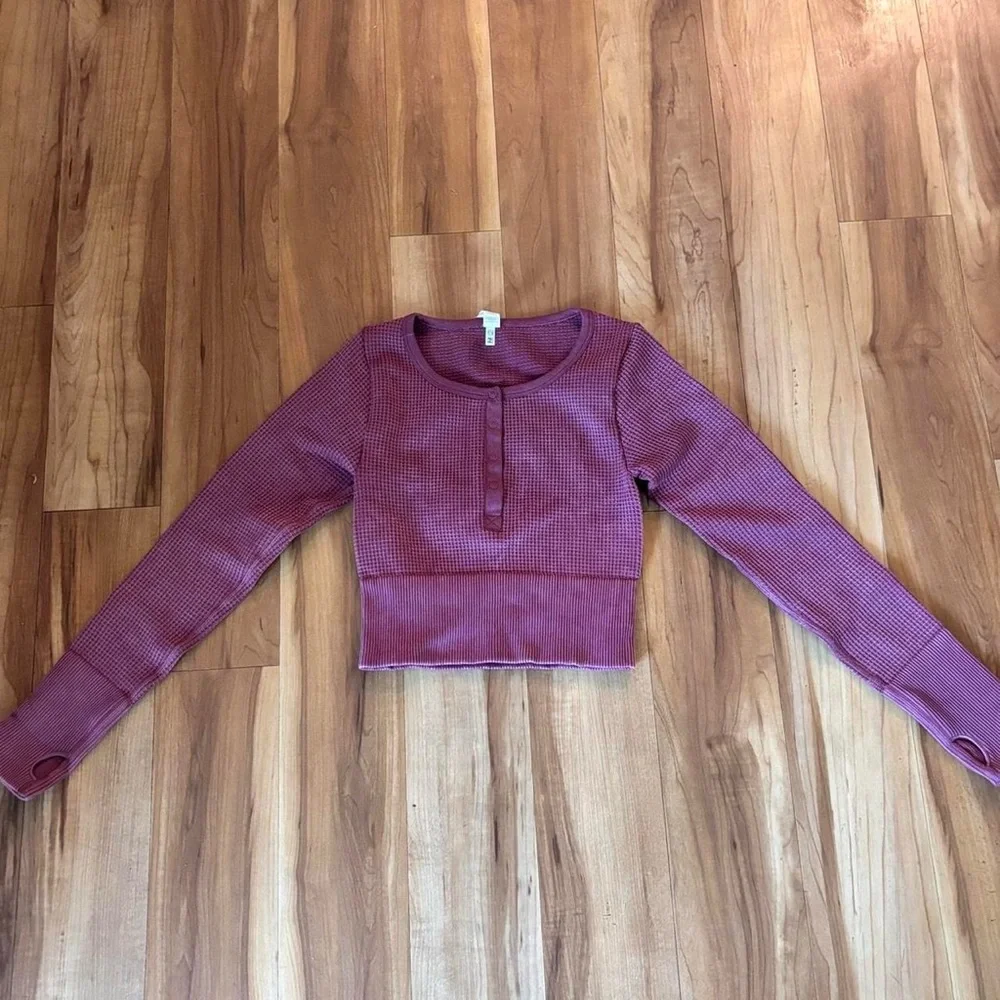Offline by Aerie long sleeve, button up crop top | XS